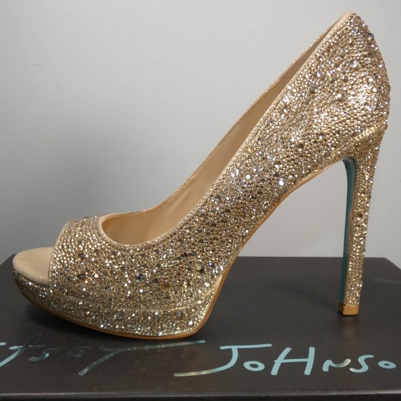 NiB SPARKLING Betsey Johnson Dane Peep Toe Pump, Light Gold, 9.5 - Picture 2 of 13